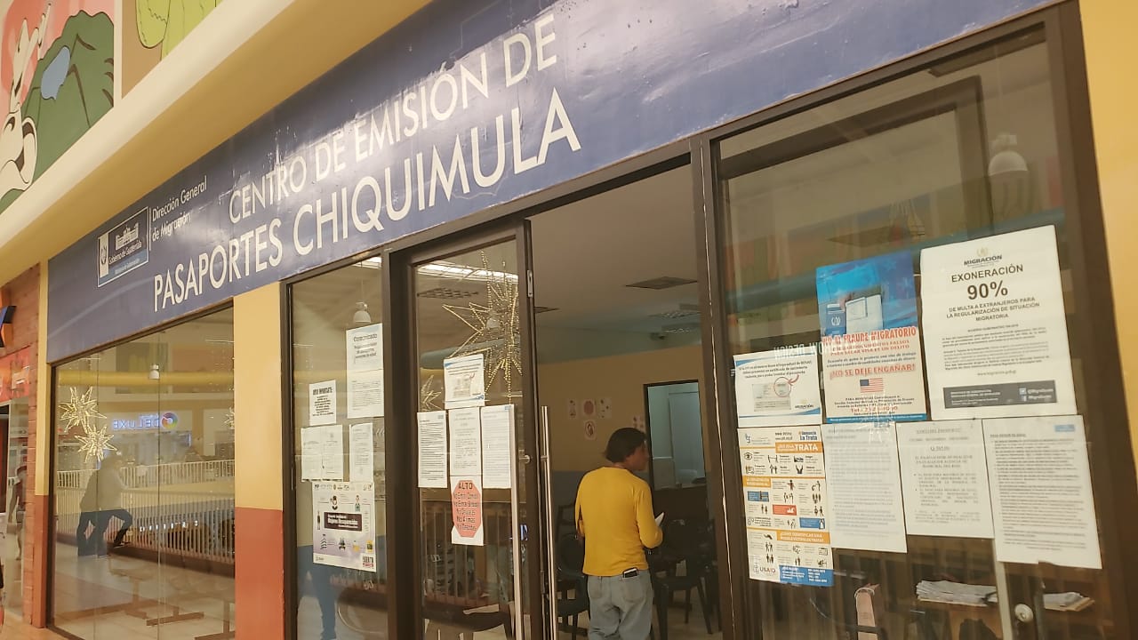 Los actos de corrupción investigados responden a acciones realizadas Chiquimula, paso fronterizo entre Guatemala y Honduras. (Foto Prensa Libre: @MigracionGute/Twitter)