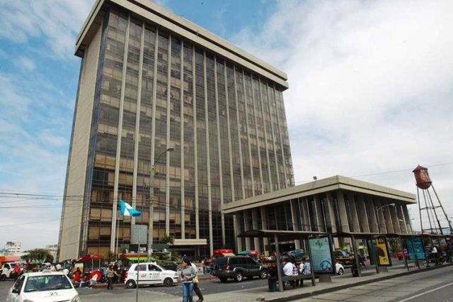El Ministerio de Finanzas registra más de Q1 mil millones pagados en los últimos cinco años en su partida 913. (Foto Prensa Libre: Hemeroteca PL)