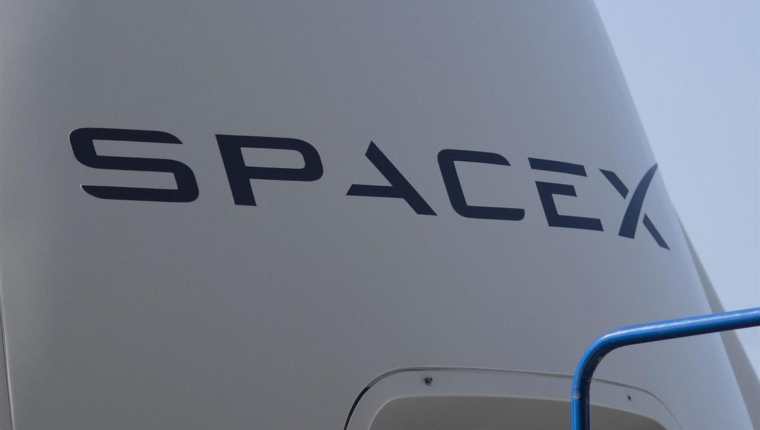 La agencia espacial estadounidense explicó que el ajuste de la fecha de lanzamiento se ha determinado "en función del tráfico de vehículos visitantes". (Foto Prensa Libre: EFE)