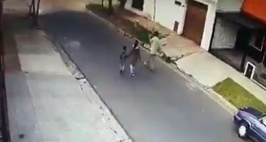 La mujer de 29 años fue brutalmente asesinada frente a su hijo, en Argentina. (Foto Prensa Libre: @Hechosanderecho)
