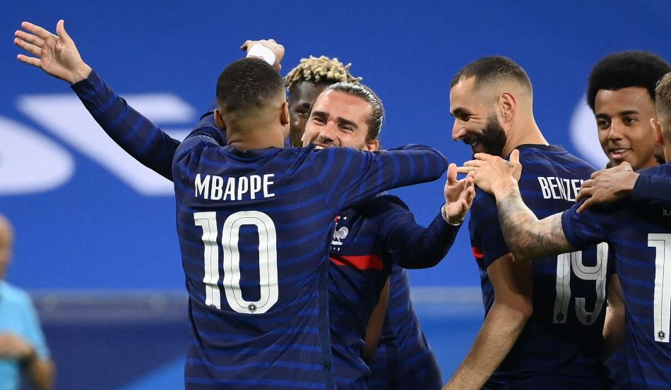 Mbappé, Griezmann y Benzema, el tridente temido en Europa. (Foto Prensa Libre: AFP)