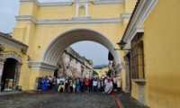 Empresarios y delegados salvadoreños participan Antigua Guatemala en ruedas de negocios para reactivar el turismo entre ambos países. (Foto, Prensa Libre: Twitter Camtur).