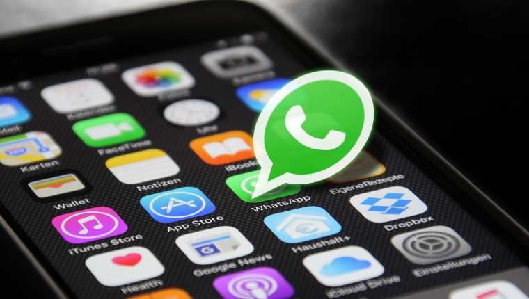 Usuarios advierten sobre el posible bloqueo de WhatsApp en algunas cuentas que violen políticas. (Foto Prensa Libre: Pixabay)