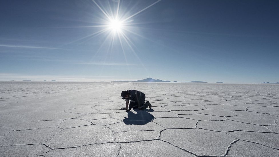 El Salar de Uyuni en Bolivia es un sitio peculiar para el turismo en la región. Getty Images
