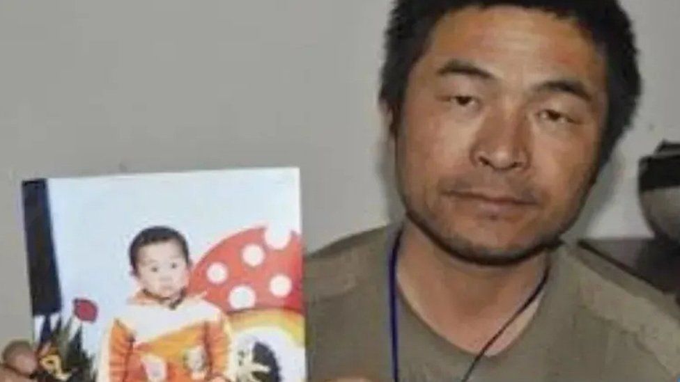 El hijo de Guo Gangtang fue secuestrado cuando tenía apenas dos años. WEIBO
