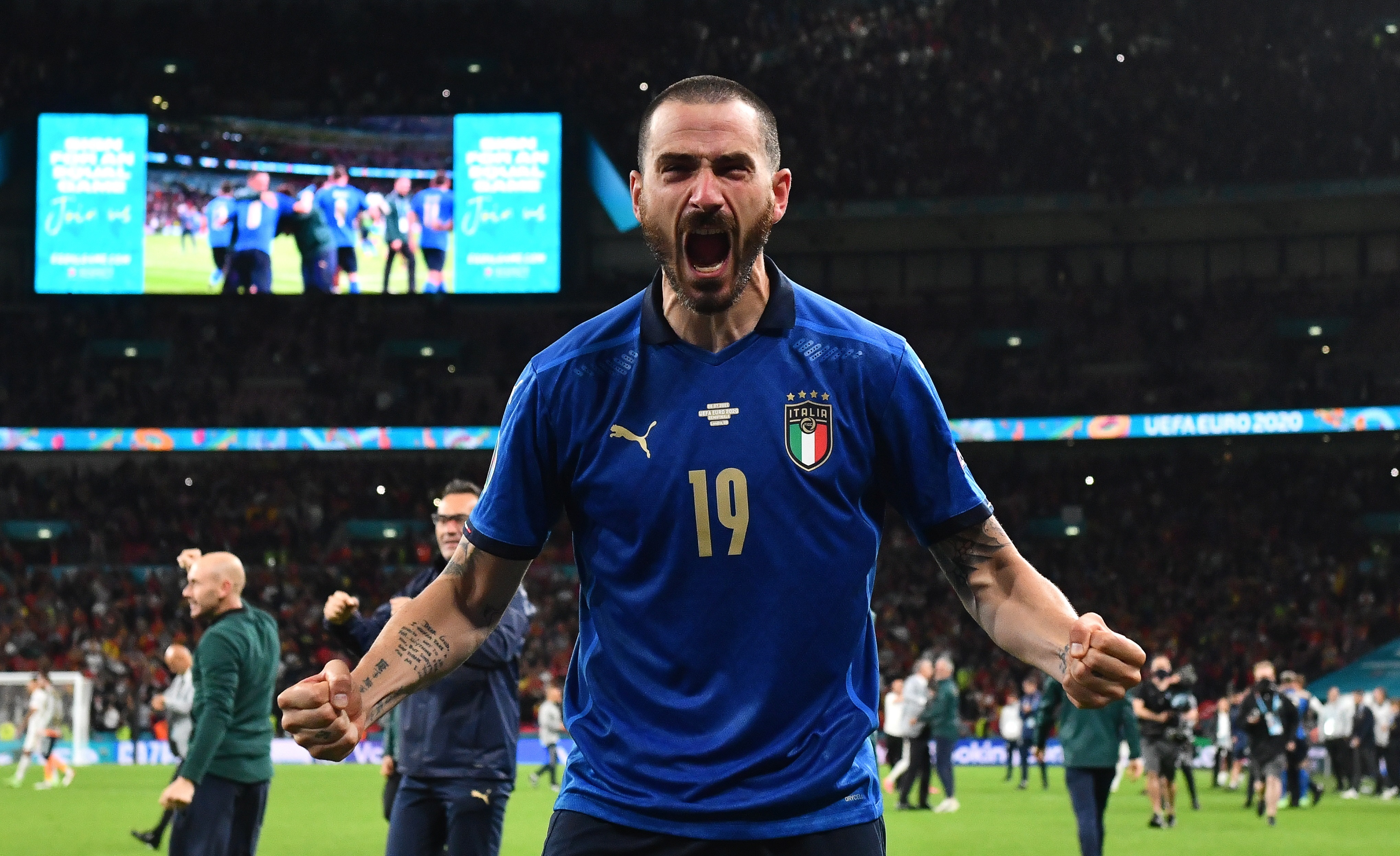 London (United Kingdom), 06/07/2021.- Leonardo Bonucci of Italy celebrates after the UEFA EURO 2020 semi final between Italy and Spain in London, Britain, 06 July 2021. (Italia, España, Reino Unido, Londres) EFE/EPA/Justin Tallis / POOL (RESTRICTIONS: For editorial news reporting purposes only. Images must appear as still images and must not emulate match action video footage. Photographs published in online publications shall have an interval of at least 20 seconds between the posting.)
