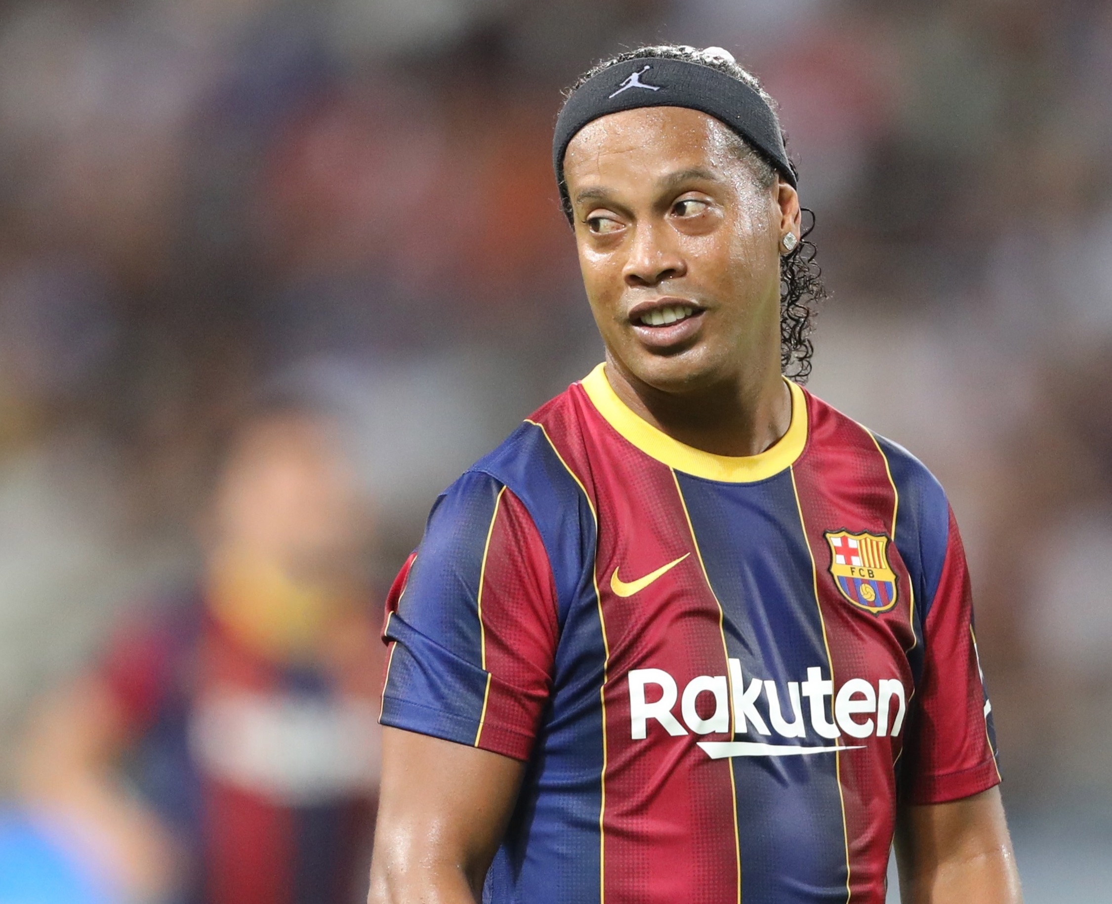 Ronaldinho: “Huelo a Champions” tras la llegada de Messi al PSG