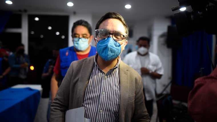 El exfiscal Juan Francisco Sandoval ofrece una rueda de prensa el 23 de julio de 2021, en Ciudad de Guatemala. Foto Prensa Libre: EFE.