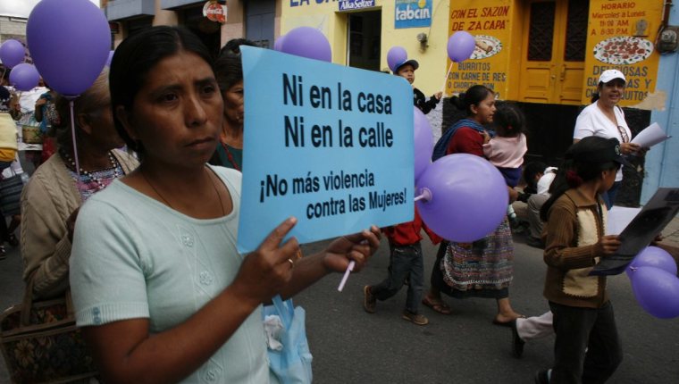 Los delitos contra la niñez y las mujeres es el más denunciado en el Ministerio Público. (Foto Prensa Libre: Hemeroteca)