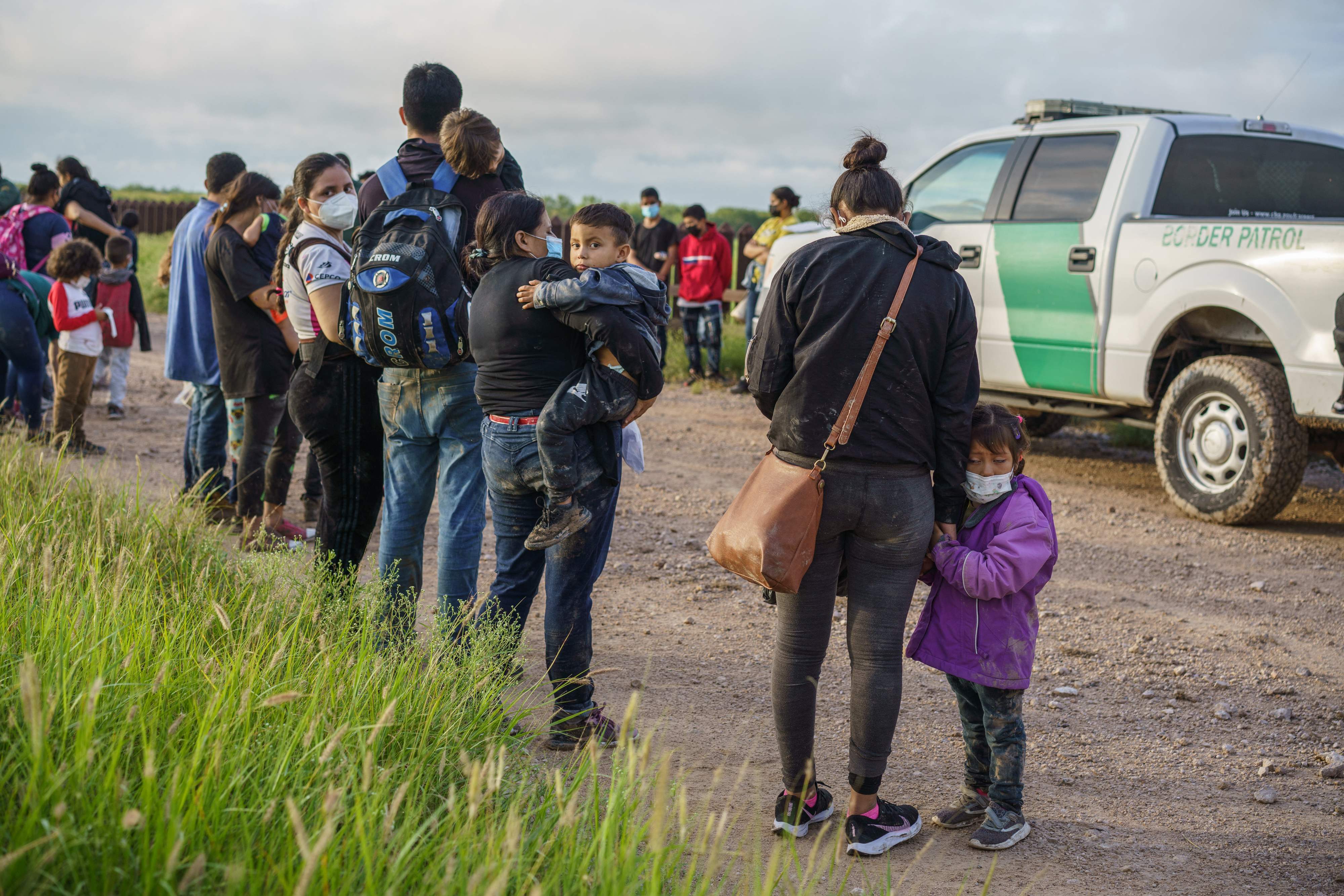 Estados Unidos pretende reducir la migración irregular desde Centroamérica con su ambicioso plan, pero este chocará con la voluntad de los gobiernos de la región. (Foto Prensa Libre: Hemeroteca PL)