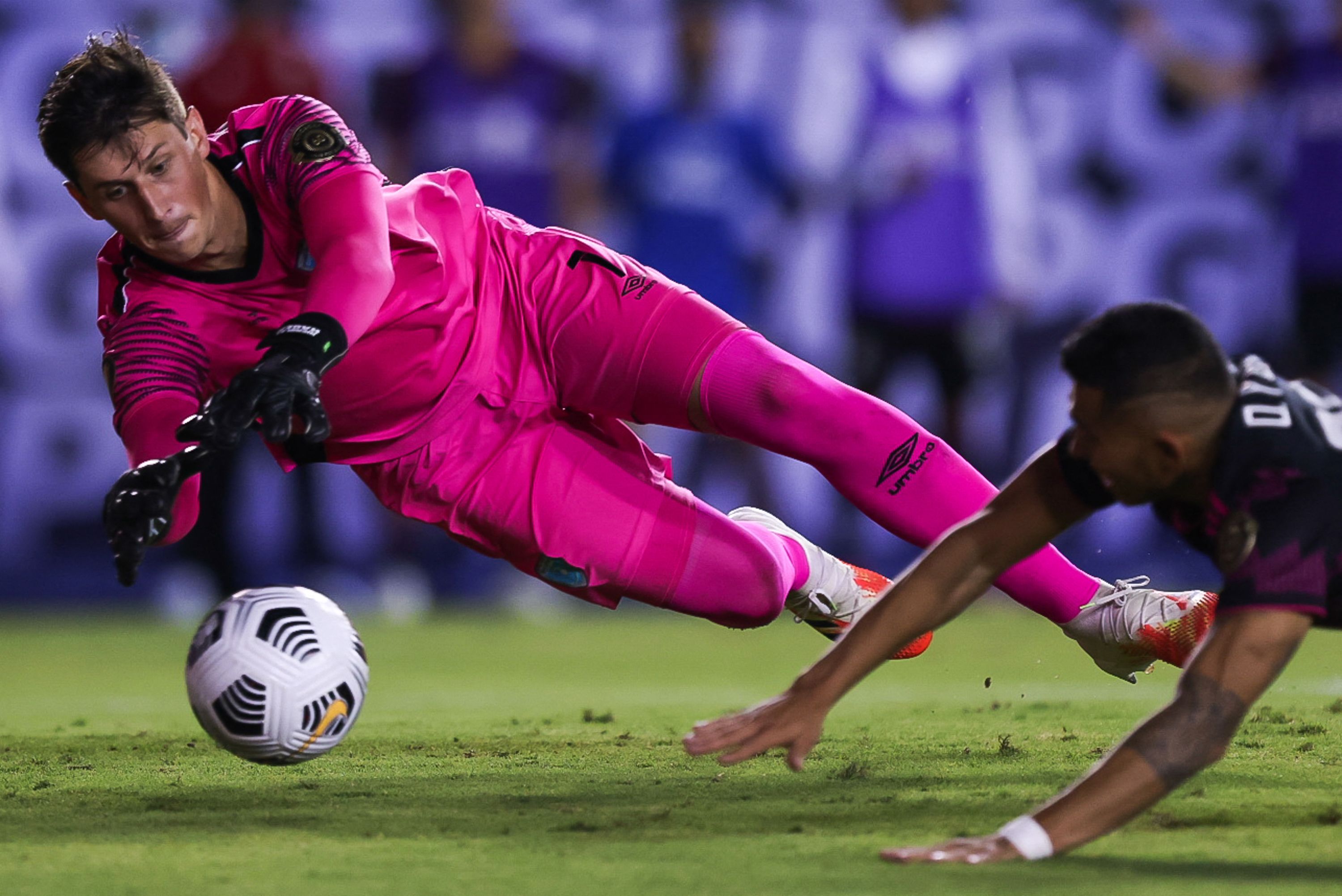 Nicholas Hagen fue distinguido por CONCACAF con la atajada del partido ante México. (Foto Prensa Libre: AFP)