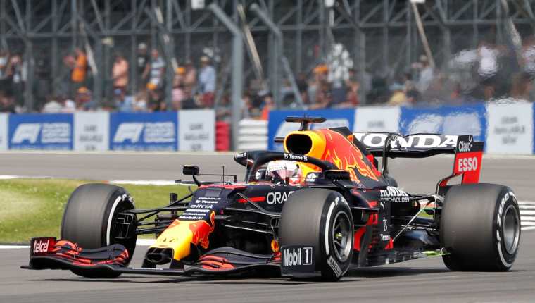 Max Verstappen es el piloto favorito a ganar el Gran Premio de Gran Bretaña. (Foto Prensa Libre: AFP).