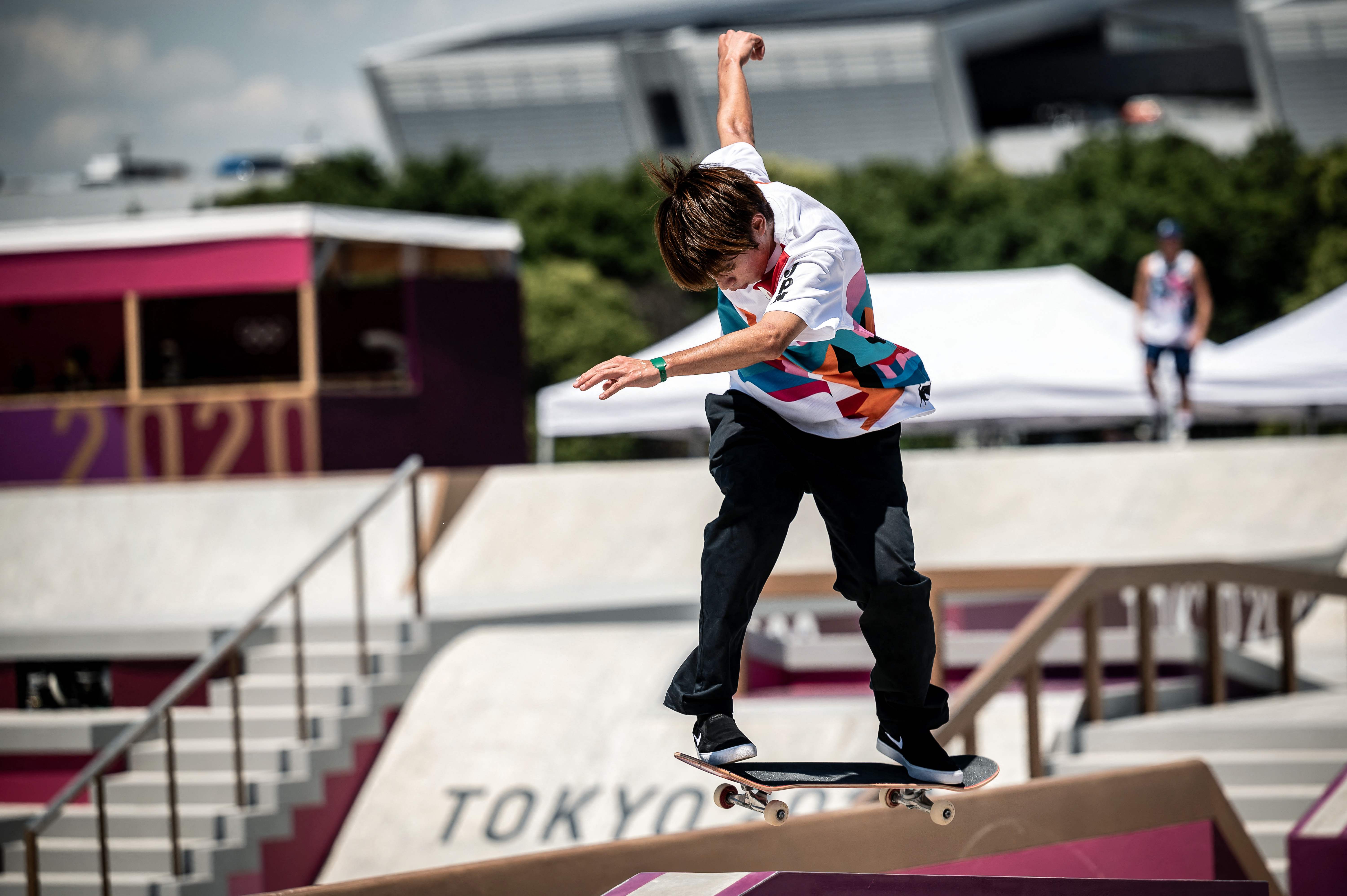Yuto Horigome en el Ariake Urban Sports Park en Tokio. (Foto Prensa Libre: AFP)