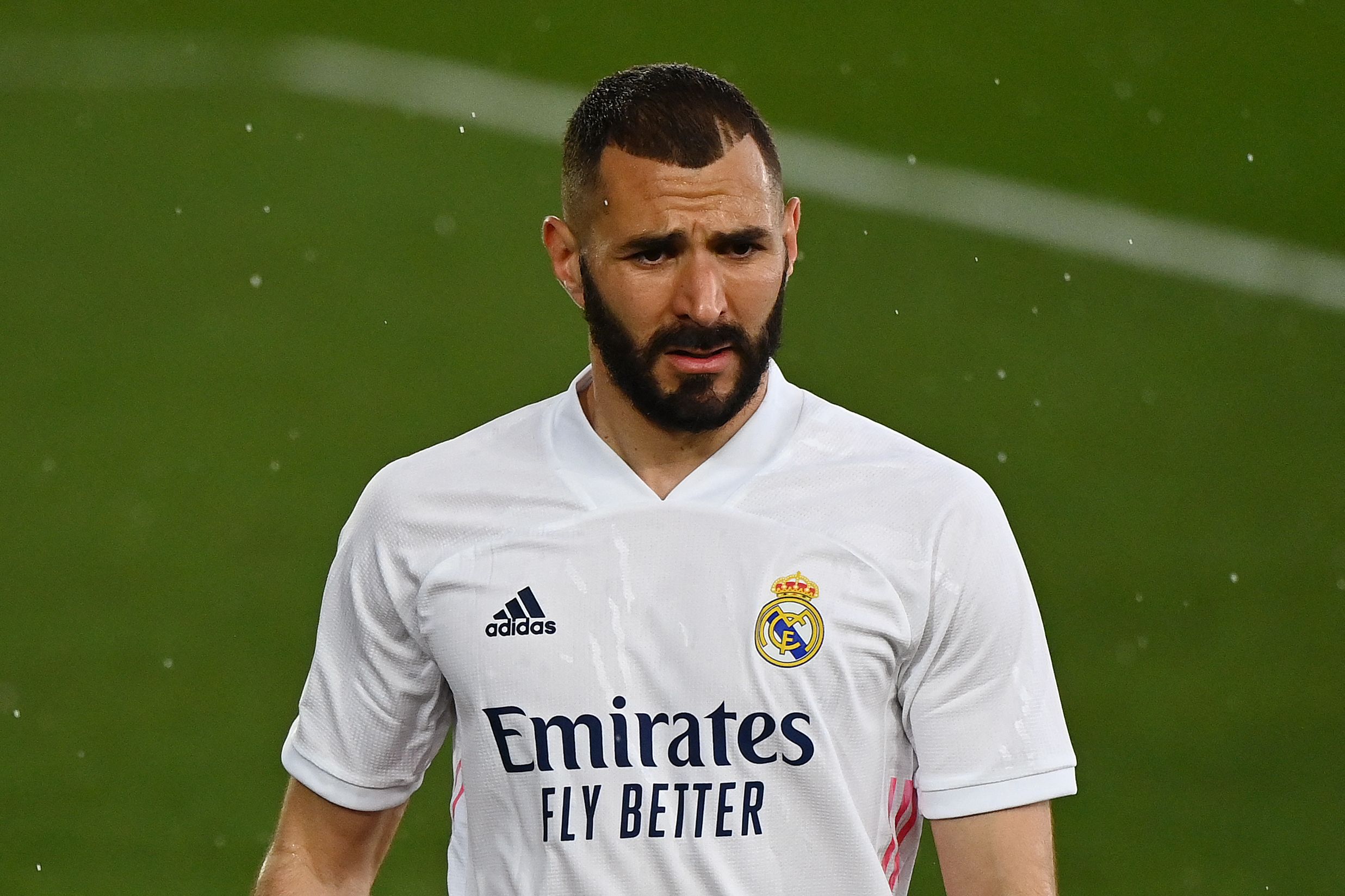 Karim Benzema dio positivo de covid-19. El club Real Madrid lo anunció en un escueto comunicado este viernes 23 de julio. Foto Prensa Libre: AFP.