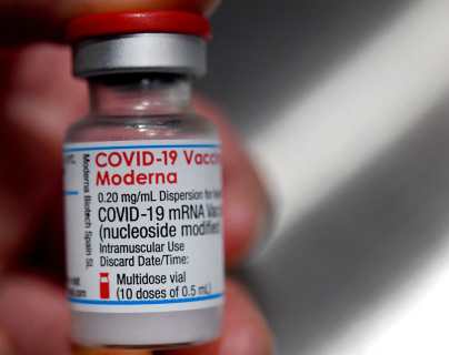 Vacuna Moderna: Agencia Europea de Medicamentos aprueba su aplicación en jóvenes de 12 a 17 años