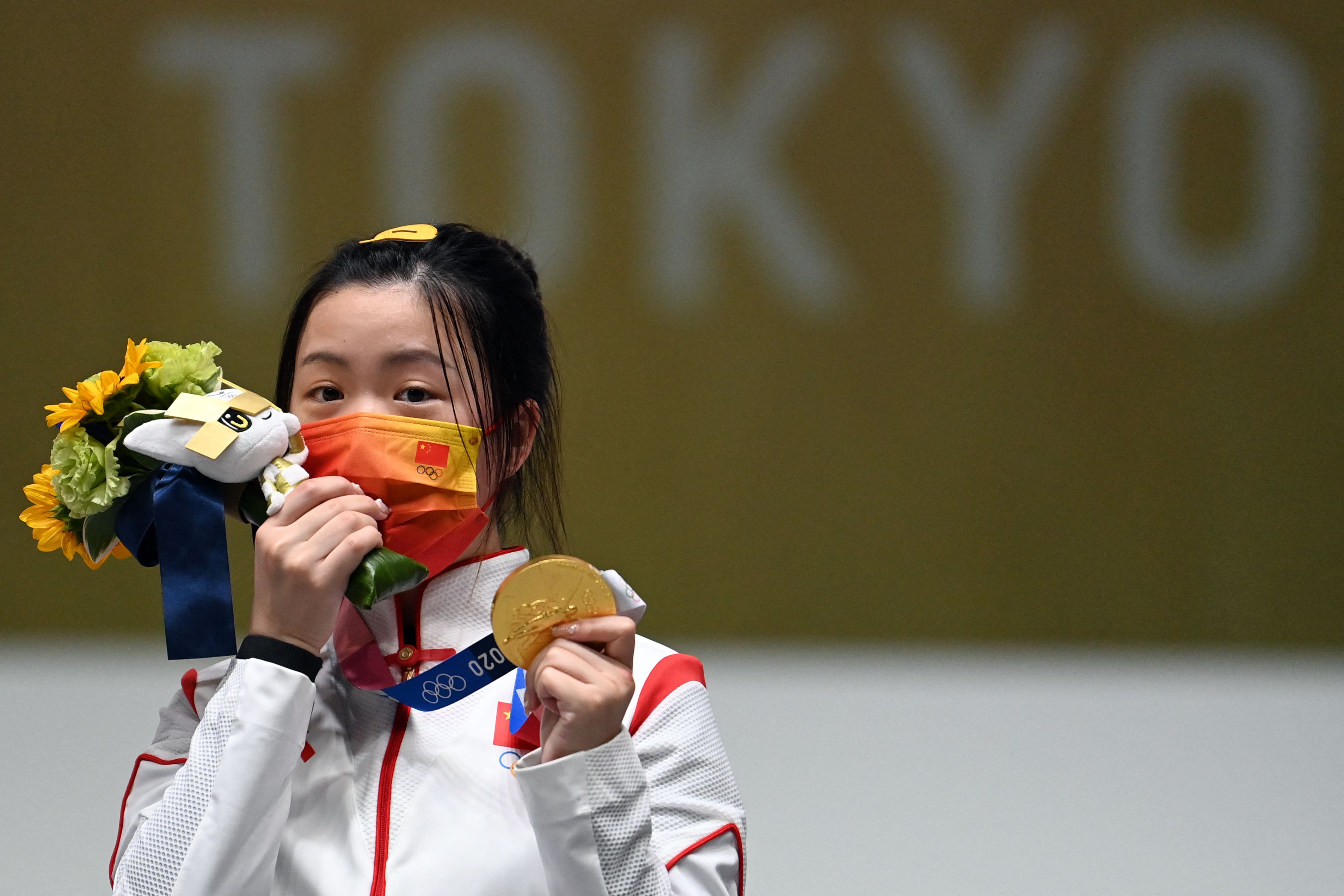 Yang Qian conquistó la primera medalla de oro en Tokio 2020. (Foto Prensa Libre: AFP)