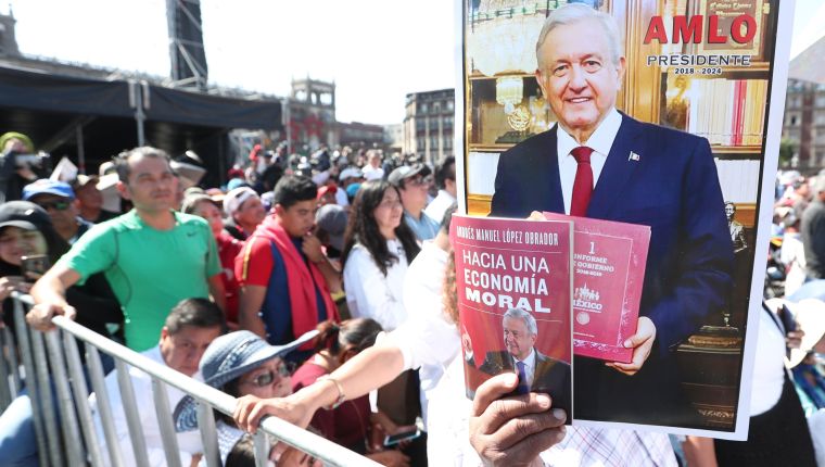 La percepción del nivel económico ha cambiado con la llegada de Andrés Manuel López Obrador a la presidencia, aunque la realidad no es exactamente la misma. (Foto Prensa Libre: Hemeroteca) 