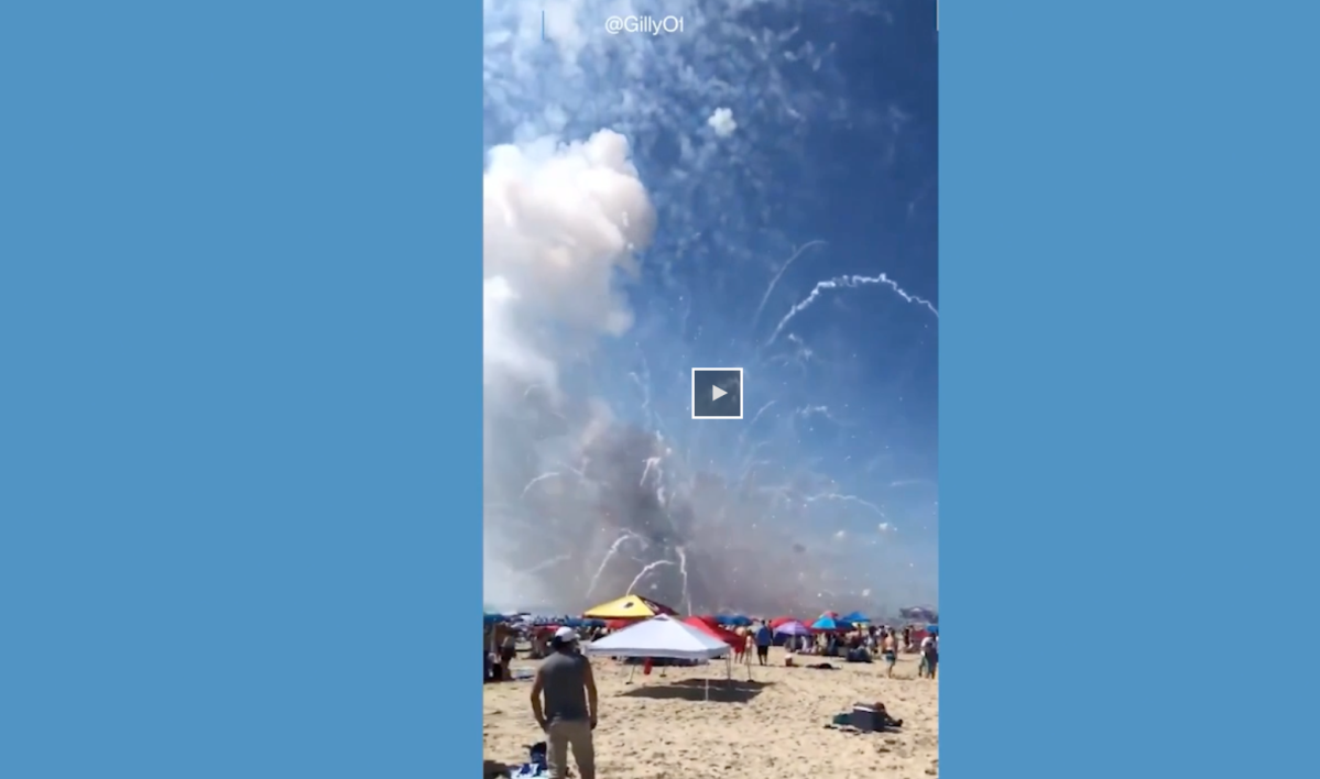 Video: el error que provocó una fuerte explosión de un cargamento de pirotecnia en la playa de Maryland