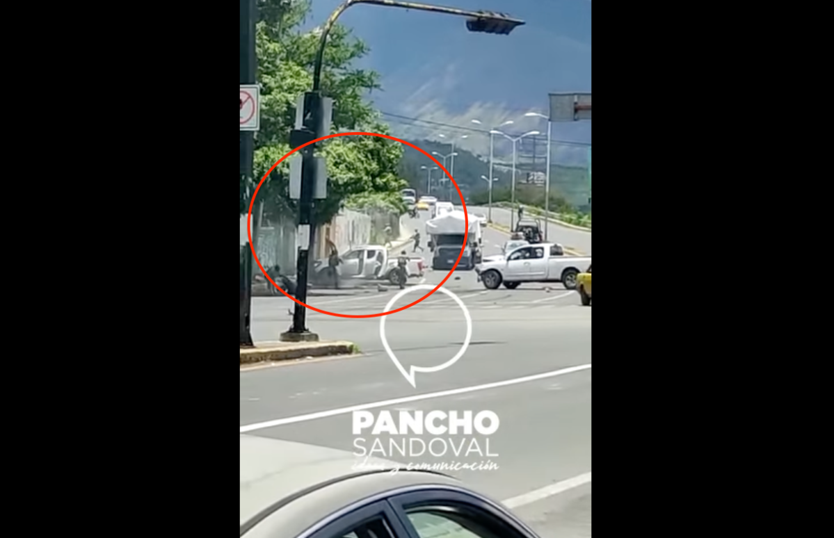 Video: Graban el momento exacto de intensa balacera en plena vía pública de México