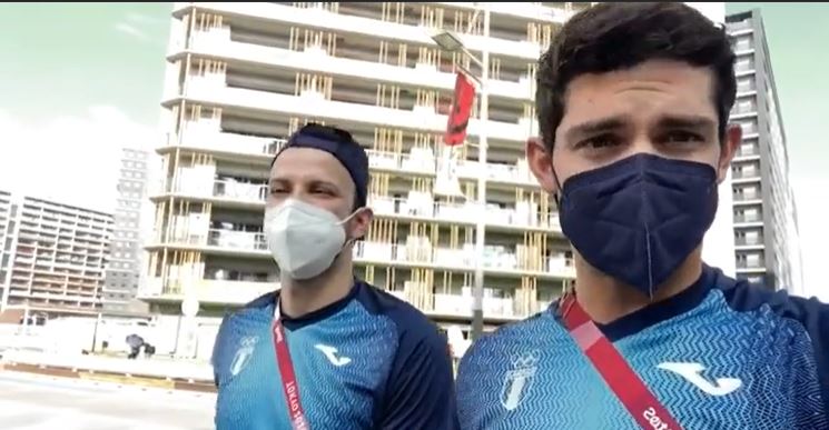 Charles Fernández grabó un vídeo con Kevin Cordón en la Villa Olímpica de Tokio y el Comité Olímpico Guatemalteco lo compartió en sus redes sociales. Foto captura de pantalla. 