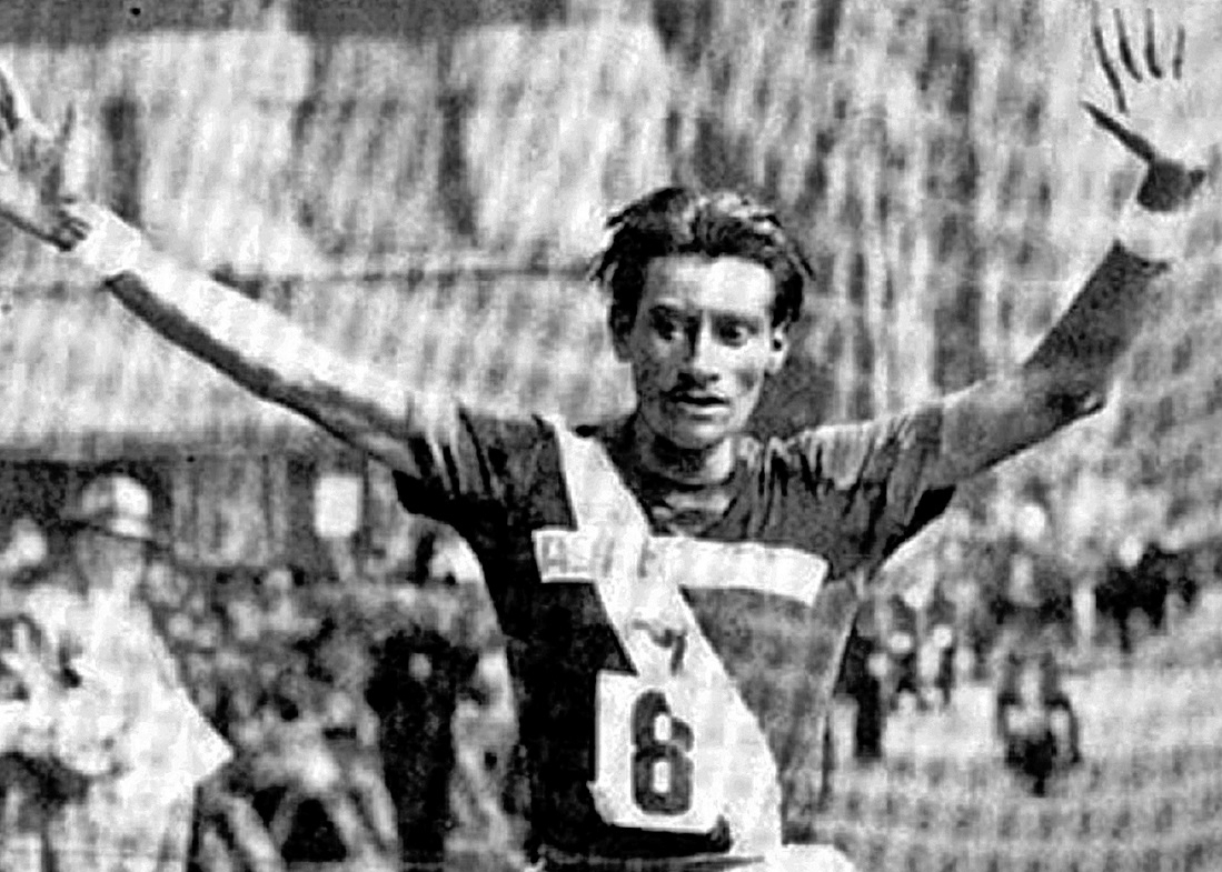 Doroteo Guamuch Flores cruzó la meta  de la maratón de Boston tras 2 horas 31 minutos y 53 segundos. (Foto Prensa Libre: Hemeroteca PL).