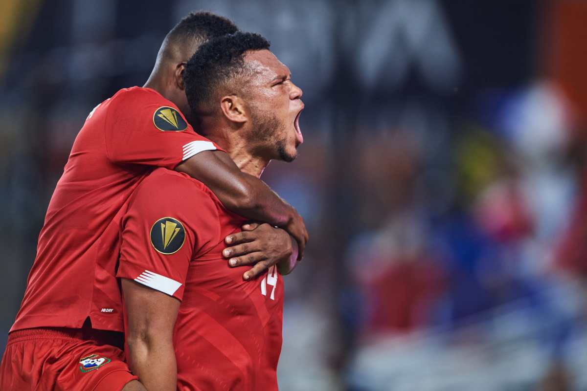 Rolando Blackburn marca doblete en el empate de Panamá contra Qatar