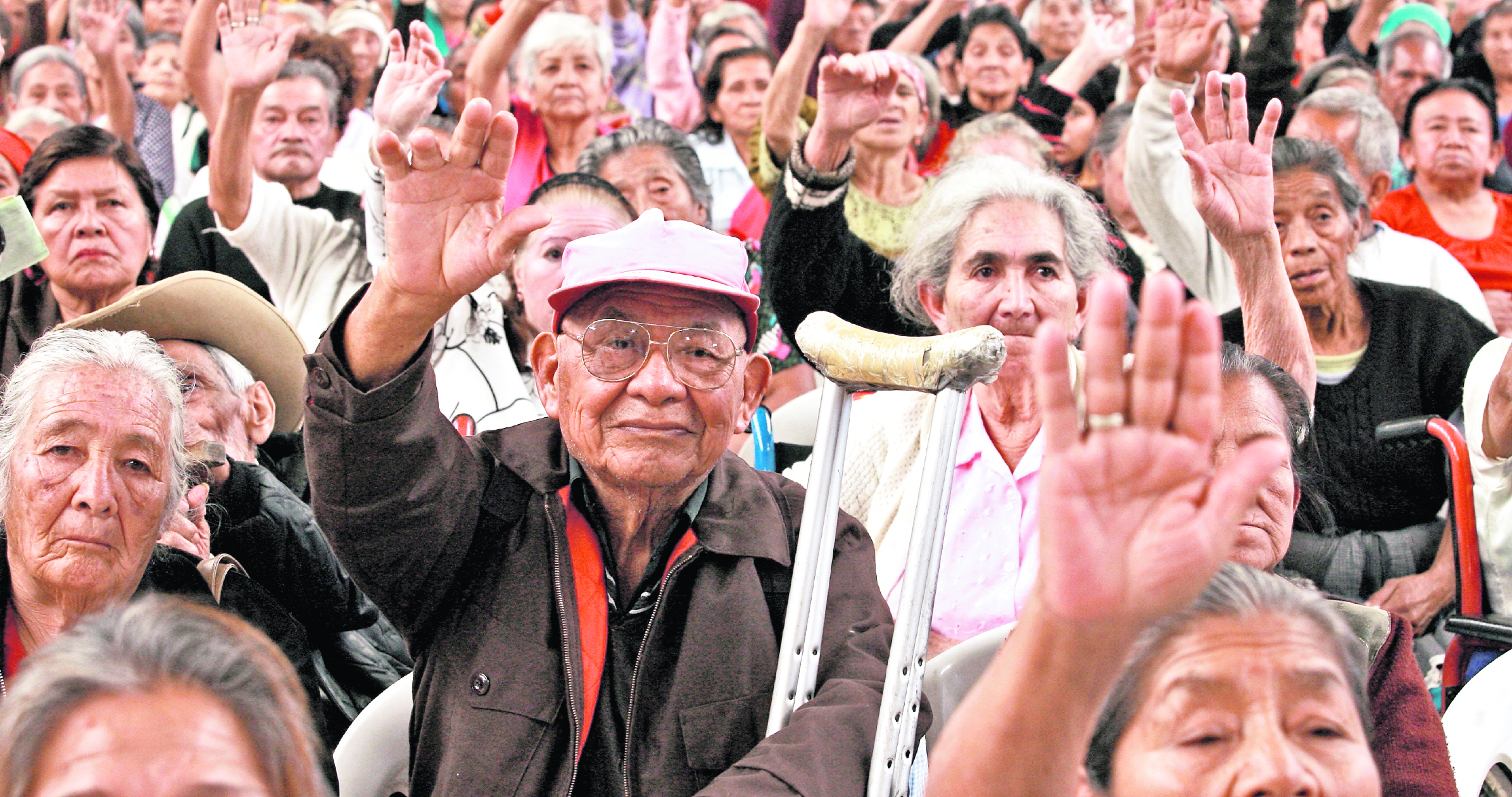 Beneficiarios de los centros de Atención del Adulto Mayor diurnos, del
programa Mis Años Dorados, reciben talleres ocupacionales. (Foto Prensa Libre, Sosep)