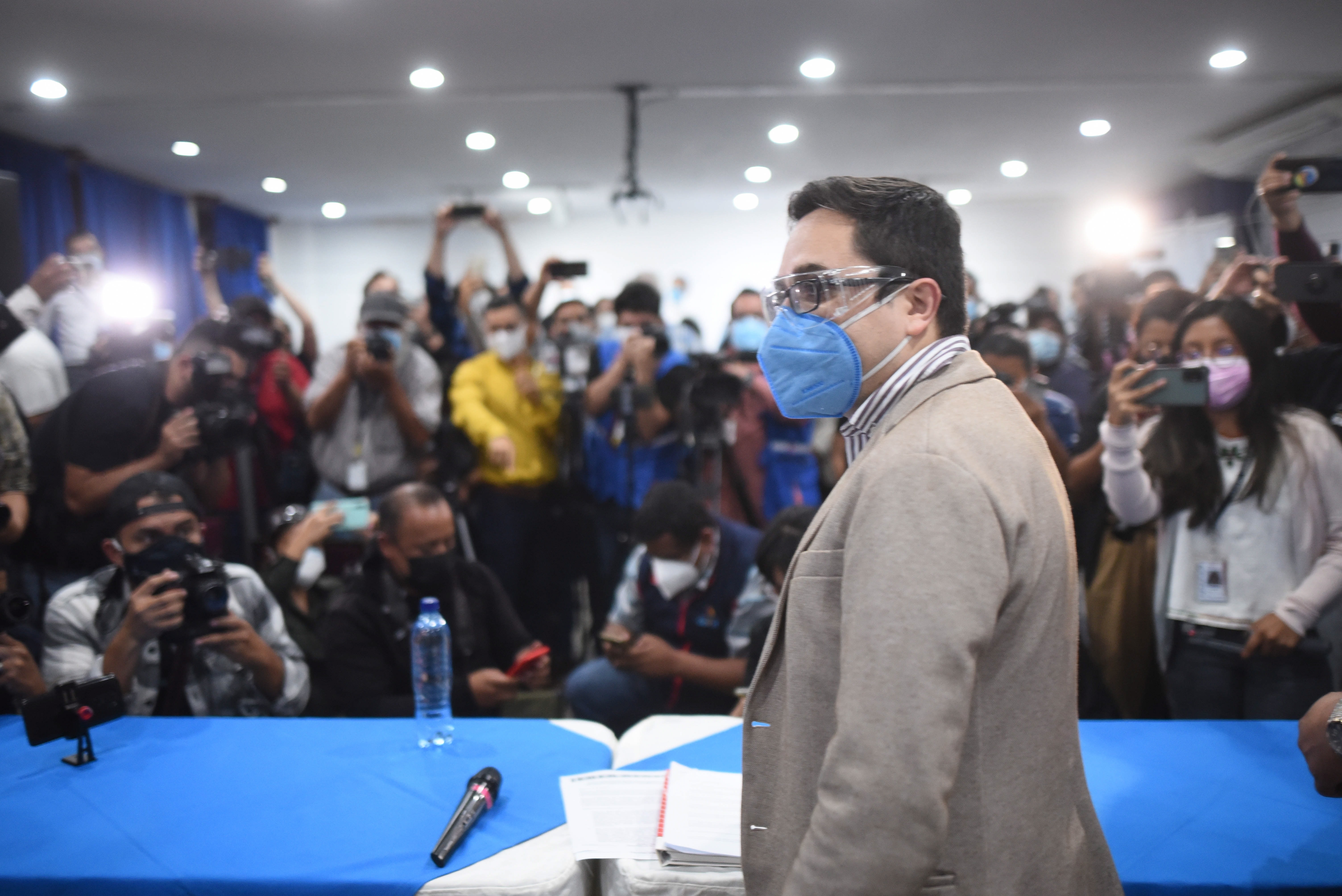 Juan Francisco Sandoval, durante el tiempo que lideró la Fiscalía Especial contra la Impunidad del Ministerio Público, reveló decenas de casos de corrupción. (Foto Prensa Libre: EFE) 