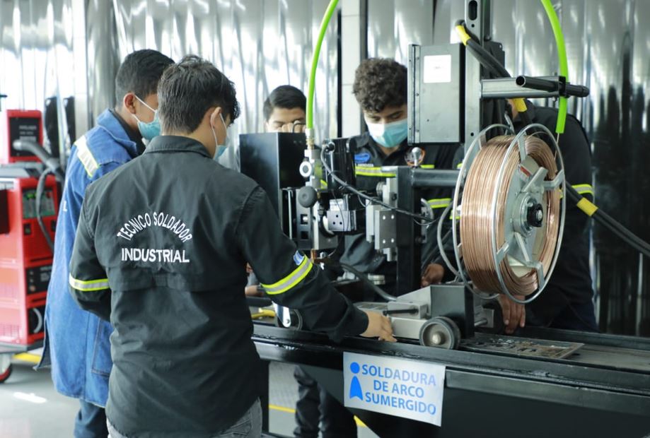 IntecapEl Instituto Técnico de Capacitación y Productividad (INTECA) ha capacitado a 7.36 millones de trabajadores en 50 años. (Foto Prensa Libre: Hemeroteca)