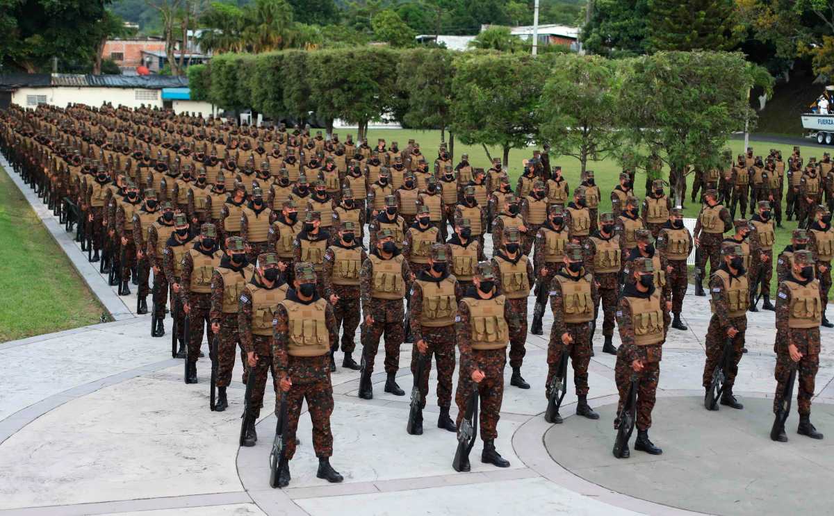 Bukele duplicará efectivos del ejército para lucha antipandillas en El Salvador