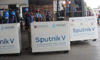 Un lote de 200 mil dosis de Sputnik V arrib a Guatemala este 3 de julio del 2021 al Aeropuerto Internacional La Aurora via Combex. Fotografa. Erick Avila: 03/07/2021