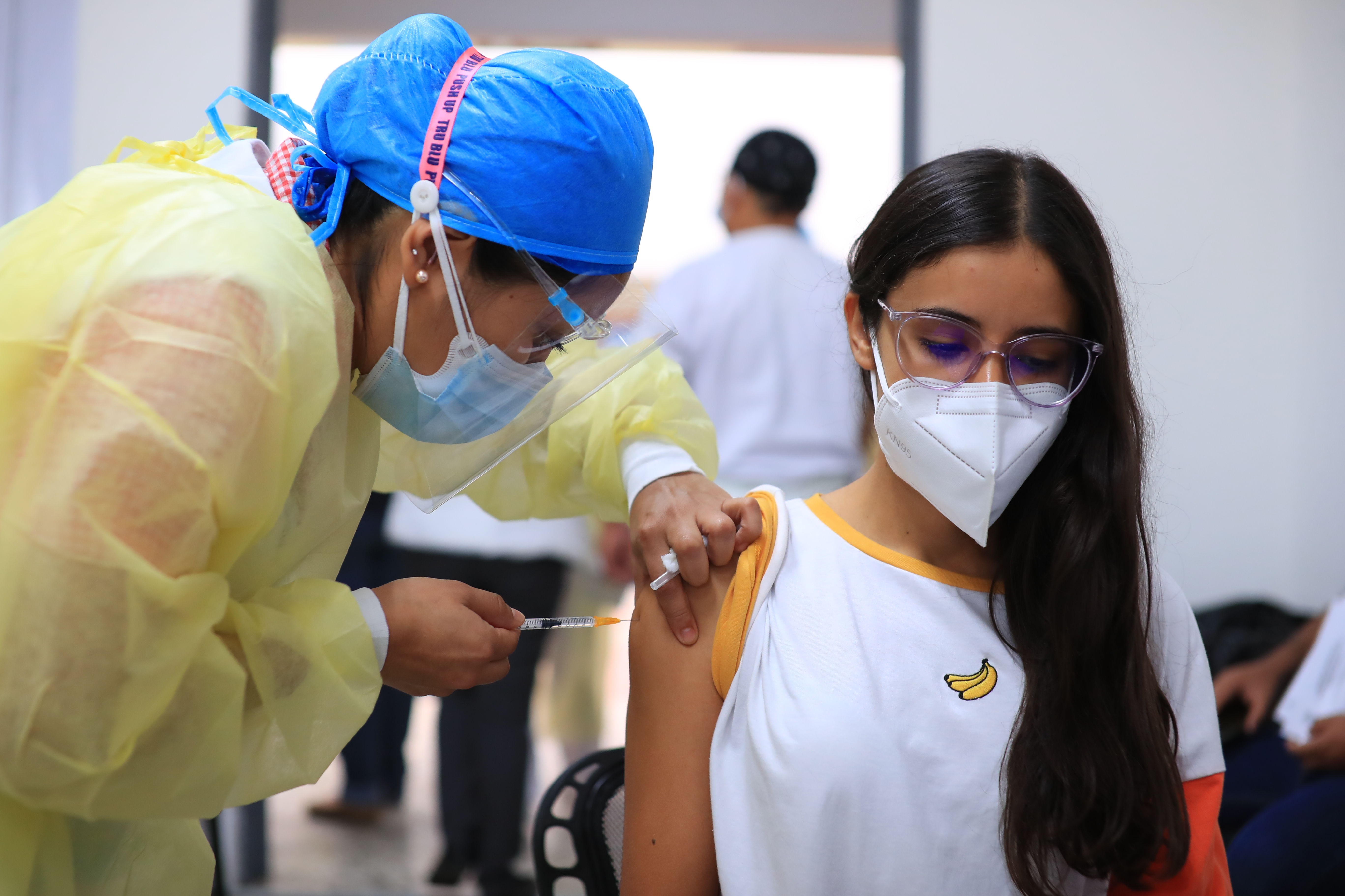 Para el sector privado, la pandemia continúa y las presiones de demanda, abastecimiento de vacunas y de insumos siguen siendo un reto a nivel global, (Foto Prensa Libre: Carlos Hernández)
