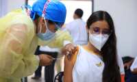 Para el sector privado, la pandemia continúa y las presiones de demanda, abastecimiento de vacunas y de insumos siguen siendo un reto a nivel global, (Foto Prensa Libre: Carlos Hernández)