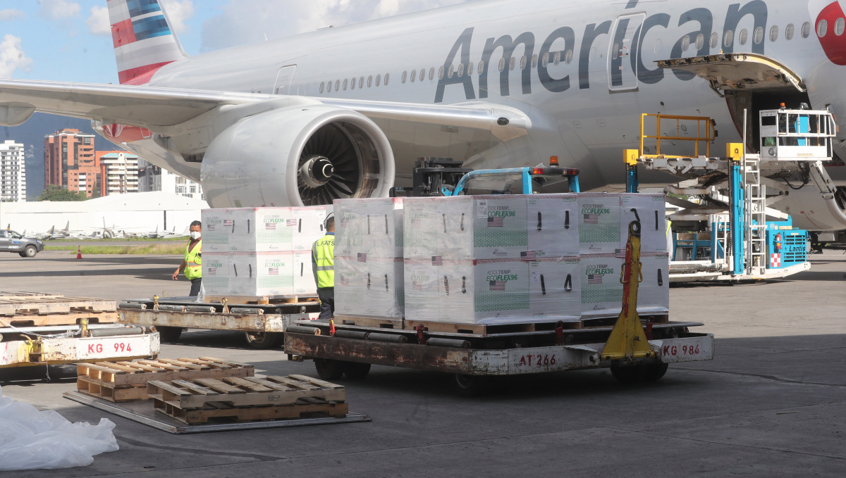 Llega Avin de los Estados Unidos quien dona ms de un milln de vacunas a Guatemala. Fotografa: Erick Avila. 08072021