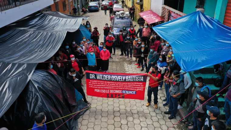 Las manifestaciones de los trabajadores de Salud de Sololá se iniciaron desde el 22 de junio (Foto Prensa Libre: Hemeroteca PL)