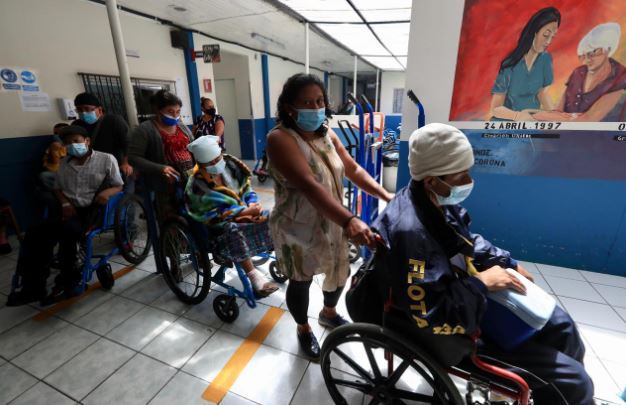 Pacientes renales crónicos necesitan vacuna contra el covid-19. (Foto Prensa Libre: Elmer Vargas)  