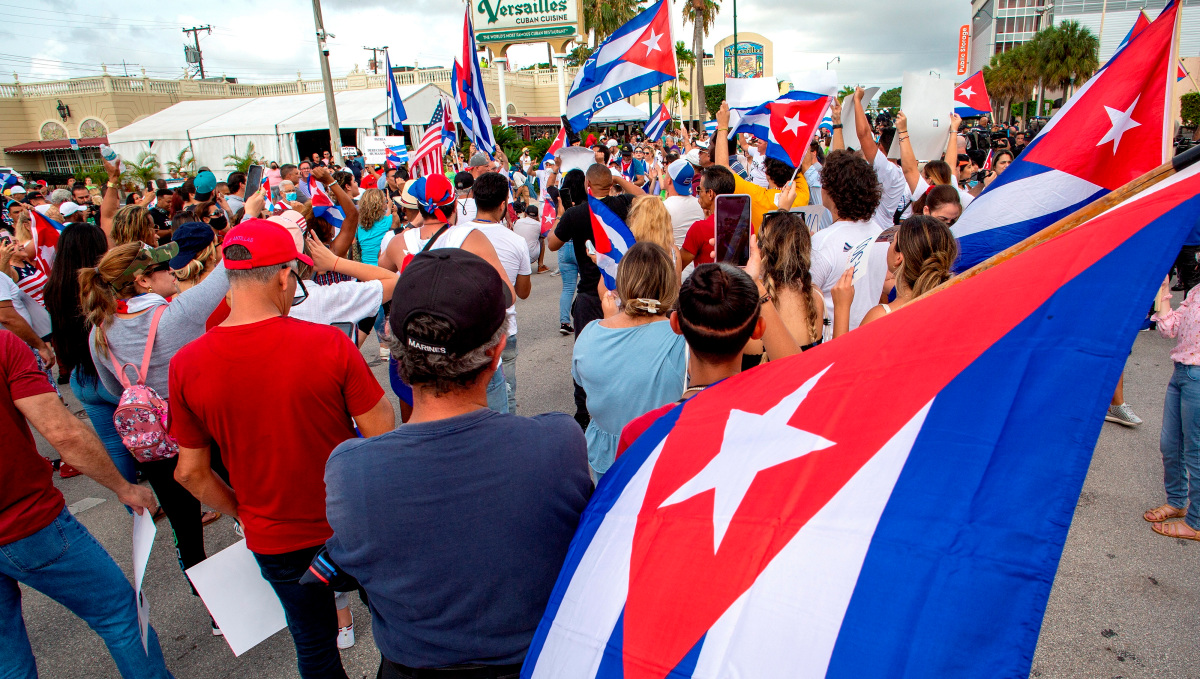 Miami (United States), 14/07/2021.- Cuban-Americans attend to a demonstration to support the protesters in Cuba, in front of the Versailles Restaurant in Miami, Florida, USA, 14 July 2021. Cubans took to the streets in Cuba on 11 July to protests the government's handling of the COVID-19 pandemic, the economy, as well as shortages of commodities on the island. (Protestas, Estados Unidos) EFE/EPA/CRISTOBAL HERRERA-ULASHKEVICH