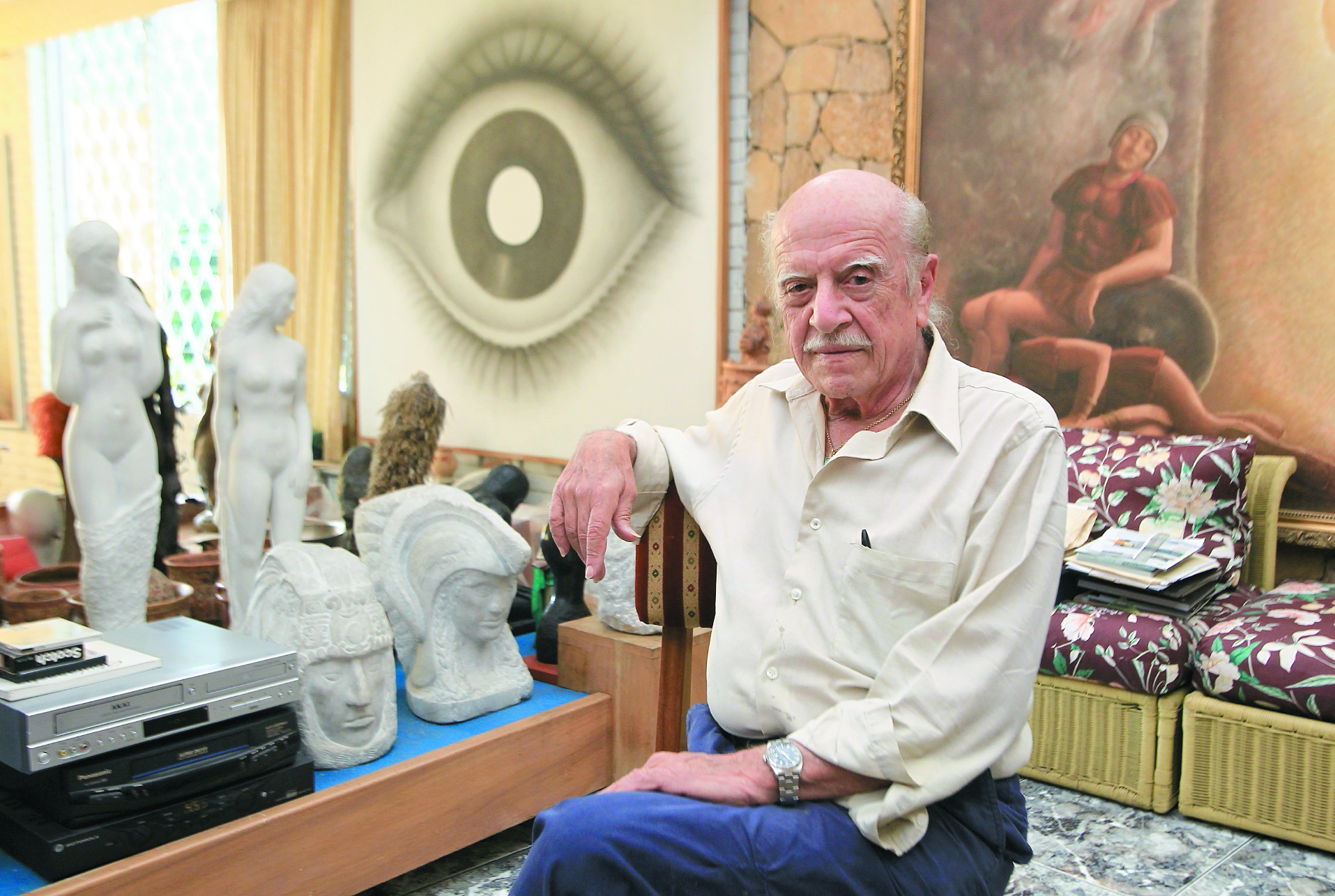 Rodolfo Abularach demostró pasión por las artes desde su niñez y adolescencia.  (Foto Prensa Libre: Hemeroteca PL)