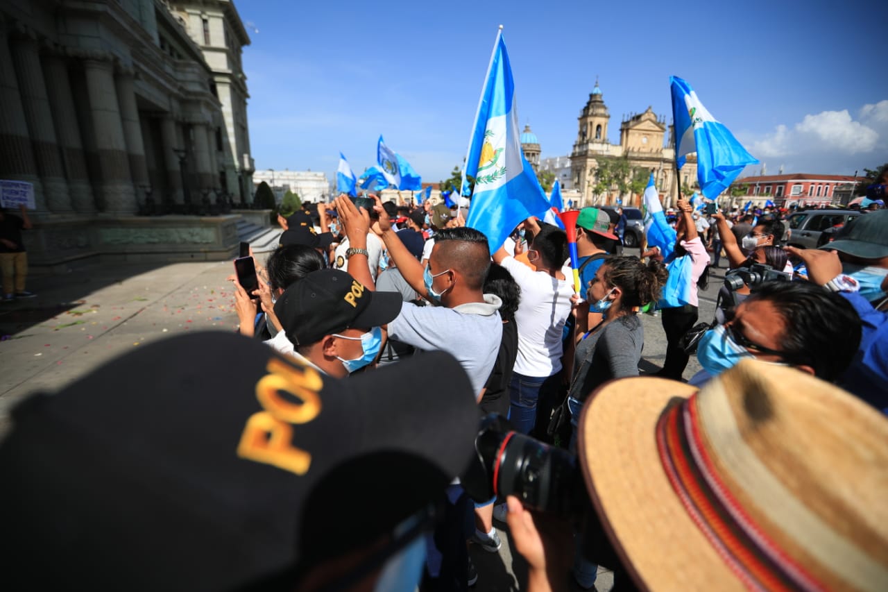 La AEU instó a los guatemaltecos a seguirse manifestando contra el Gobierno. (Foto Prensa Libre: Carlos Hernández)