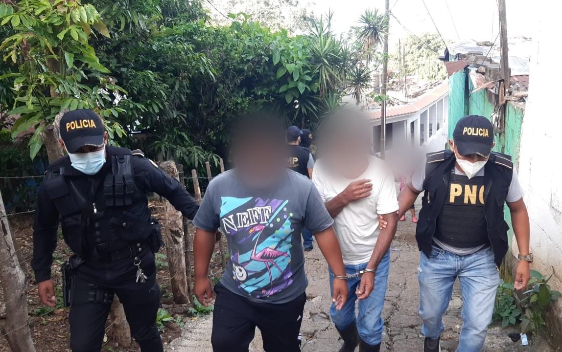 Tres presuntos secuestradores son aprehendidos durante allanamientos en Cuilapa