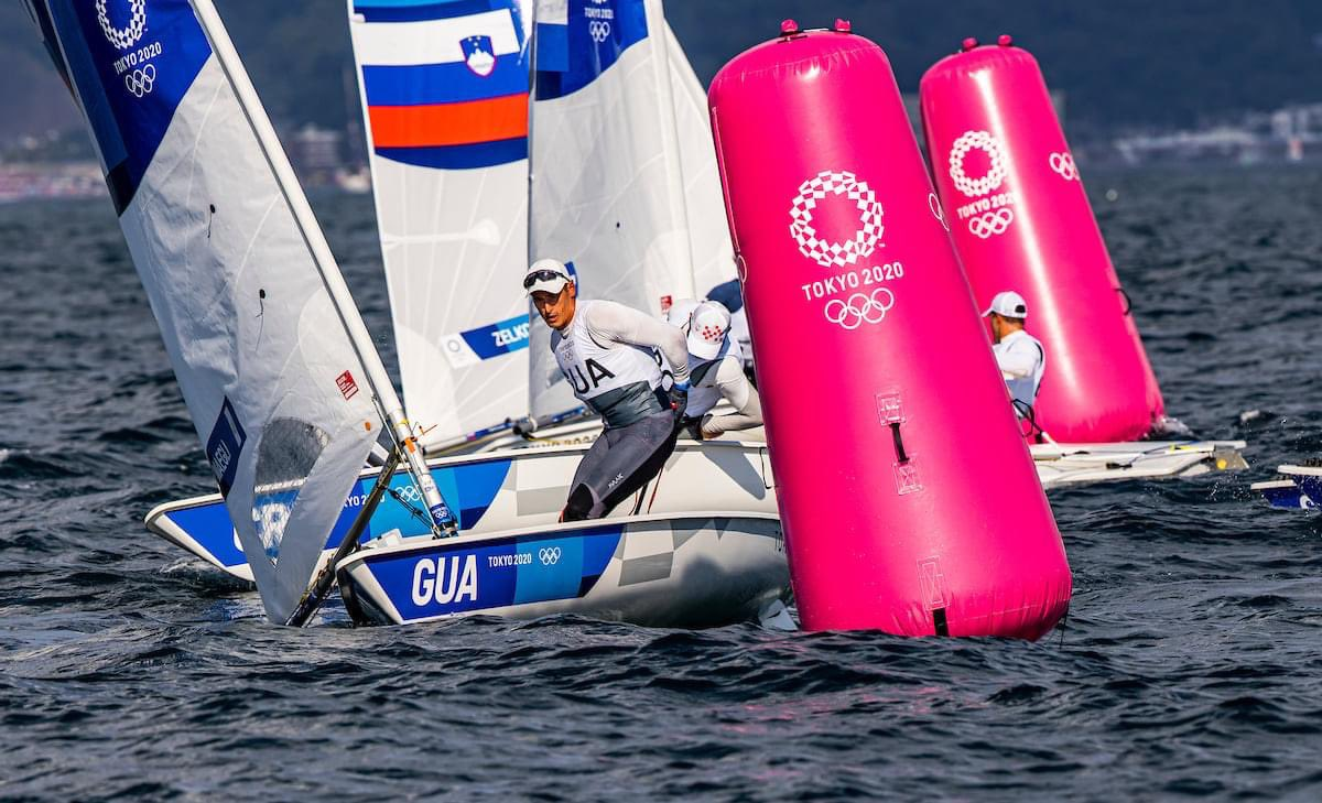 Juan Ignacio Maegli sobre su embarcación. Foto Prensa Libre (COG) 