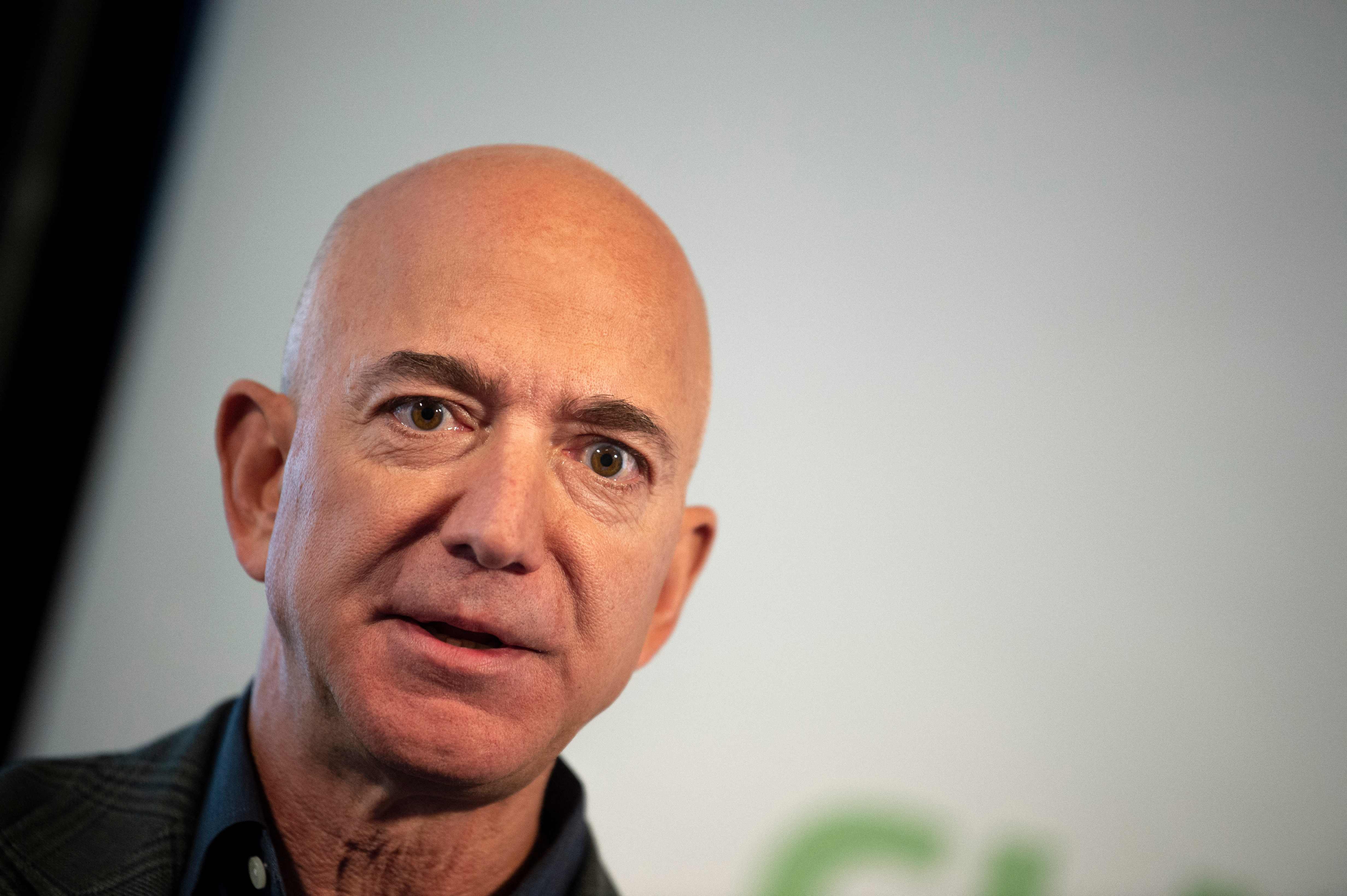Jeff Bezos seguirá ocupando el cargo de presidente ejecutivo de Amazon. (Foto Prensa Libre: AFP)