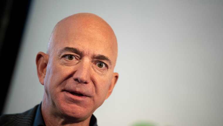 Jeff Bezos seguirá ocupando el cargo de presidente ejecutivo de Amazon. (Foto Prensa Libre: AFP)