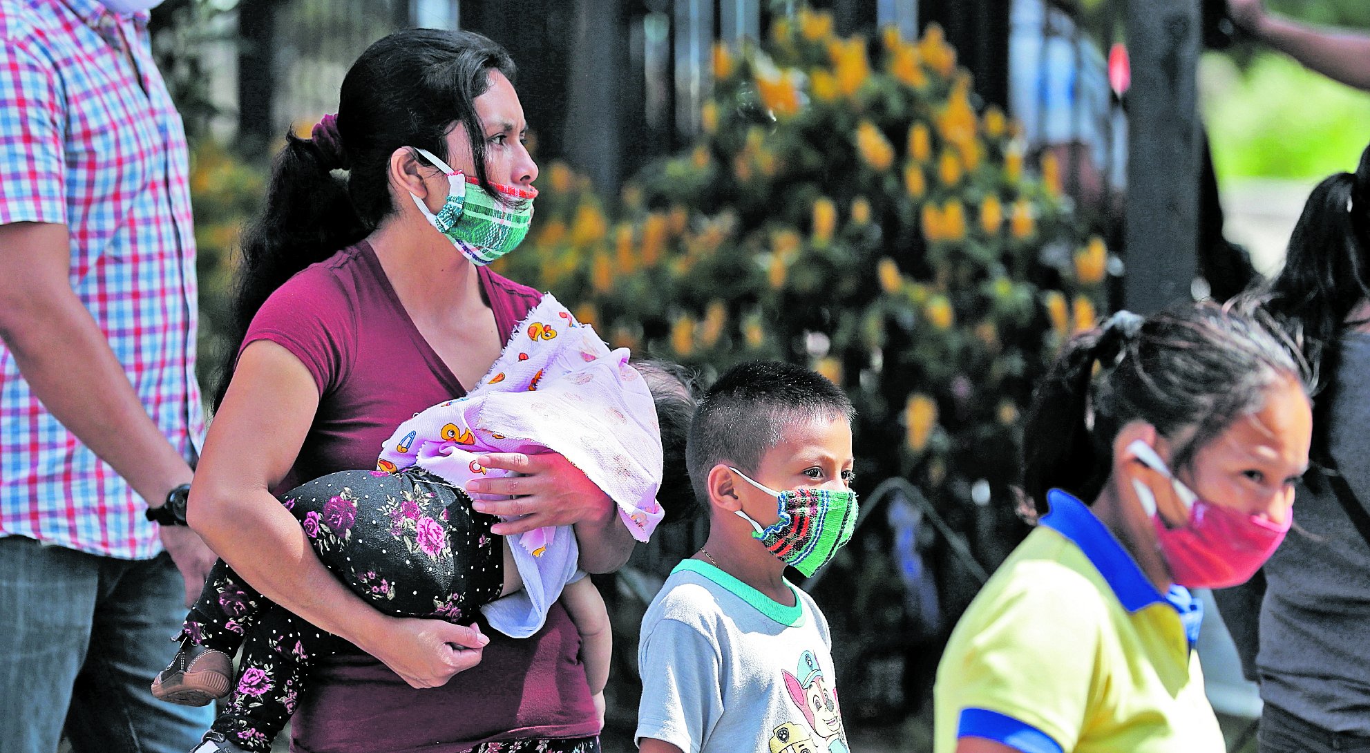 Los adultos deben extremar medidas de salud para no infectar a los niños contra el covid-19. (Foto Prensa Libre: Hemeroteca PL)