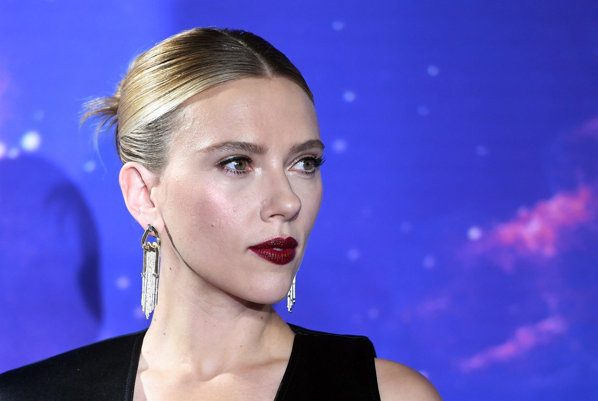 La actriz estadounidense Scarlett Johansson demanda a Disney. (Foto Prensa Libre: EFE)