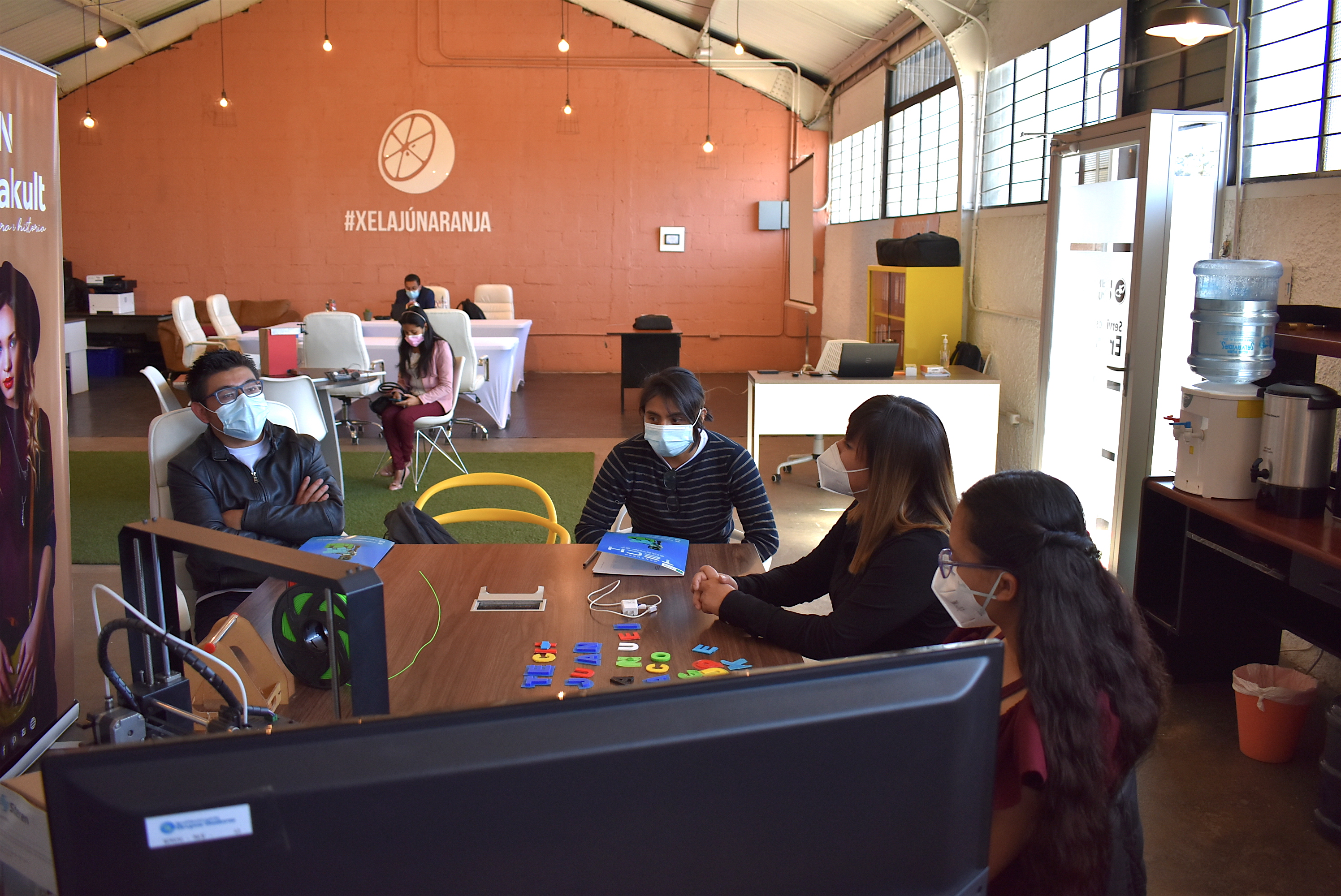 Por ser un programa de formación los emprendedores participantes han fortalecido habilidades personales, empresariales y financieras. (Foto Prensa Libre: Cortesía)