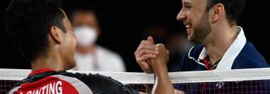 Kevin Cordón cayó ante el indonesio Anthony Sinisuka Ginting en el juego por la medalla de bronce en los Juegos Olímpicos de Tokio 2020. Foto Prensa Libre: AFP.