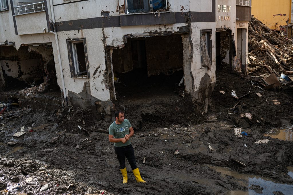 Impactantes imágenes: Así fueron las inundaciones en Turquía que han dejado al menos 62 muertos 
