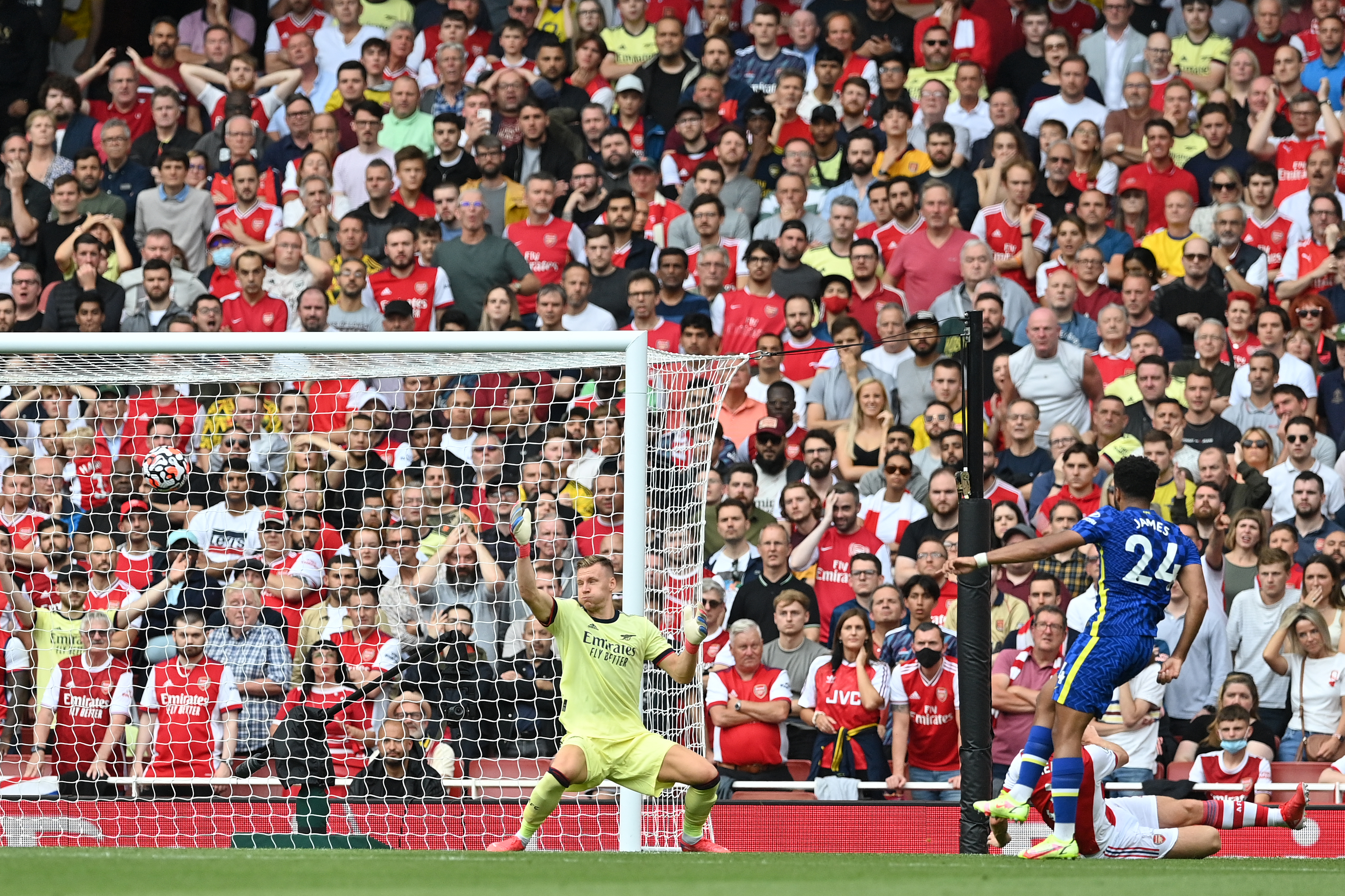 La Premier League acordó no ceder a jugadores que deban viajar a países en donde l covid-19 no ha dado tregua. Esto podría limitar a futbolistas que disputarán la Eliminatoria Sudamericana a Qatar 2022. Foto Prensa Libre: AFP.