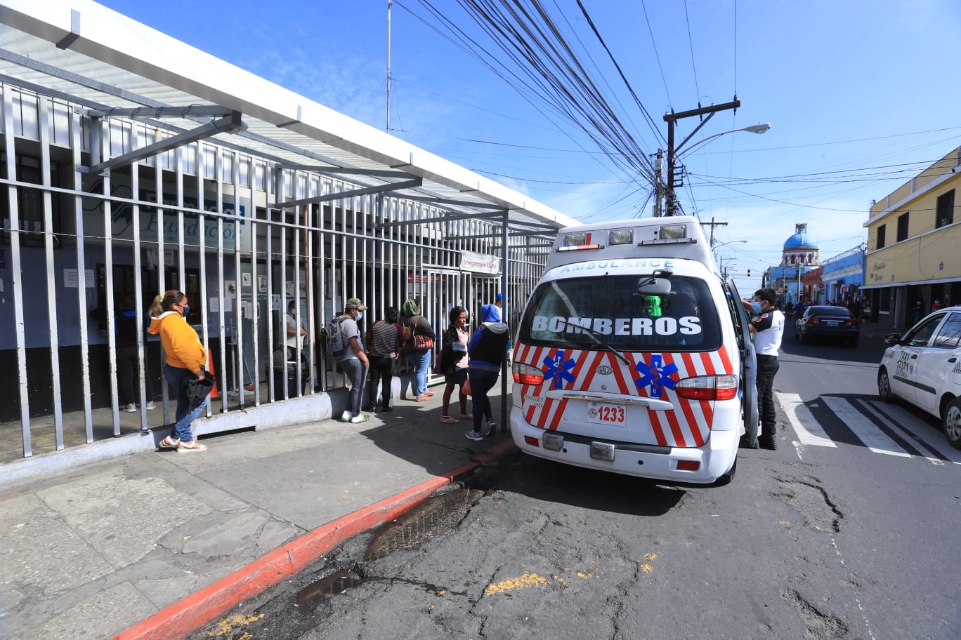 El alza de contagios ha causado que los hospitales se desborden. (Foto Prensa Libre: Juan Diego González)
